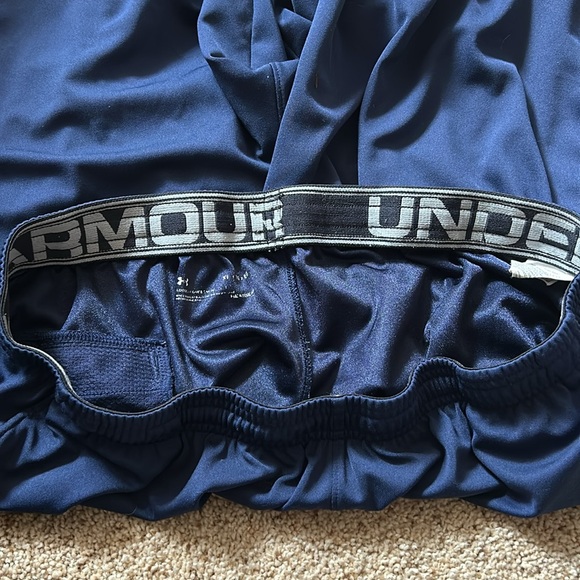 Athletic shorts with bulldog logo - Picture 5 of 5